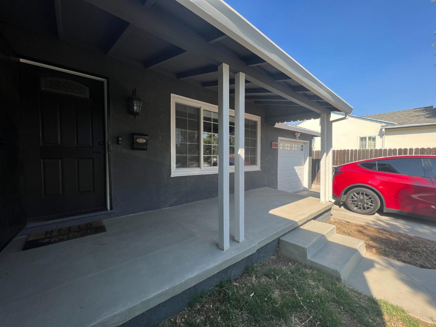 Photo of 1701 Fruitridge Rd in Sacramento, CA