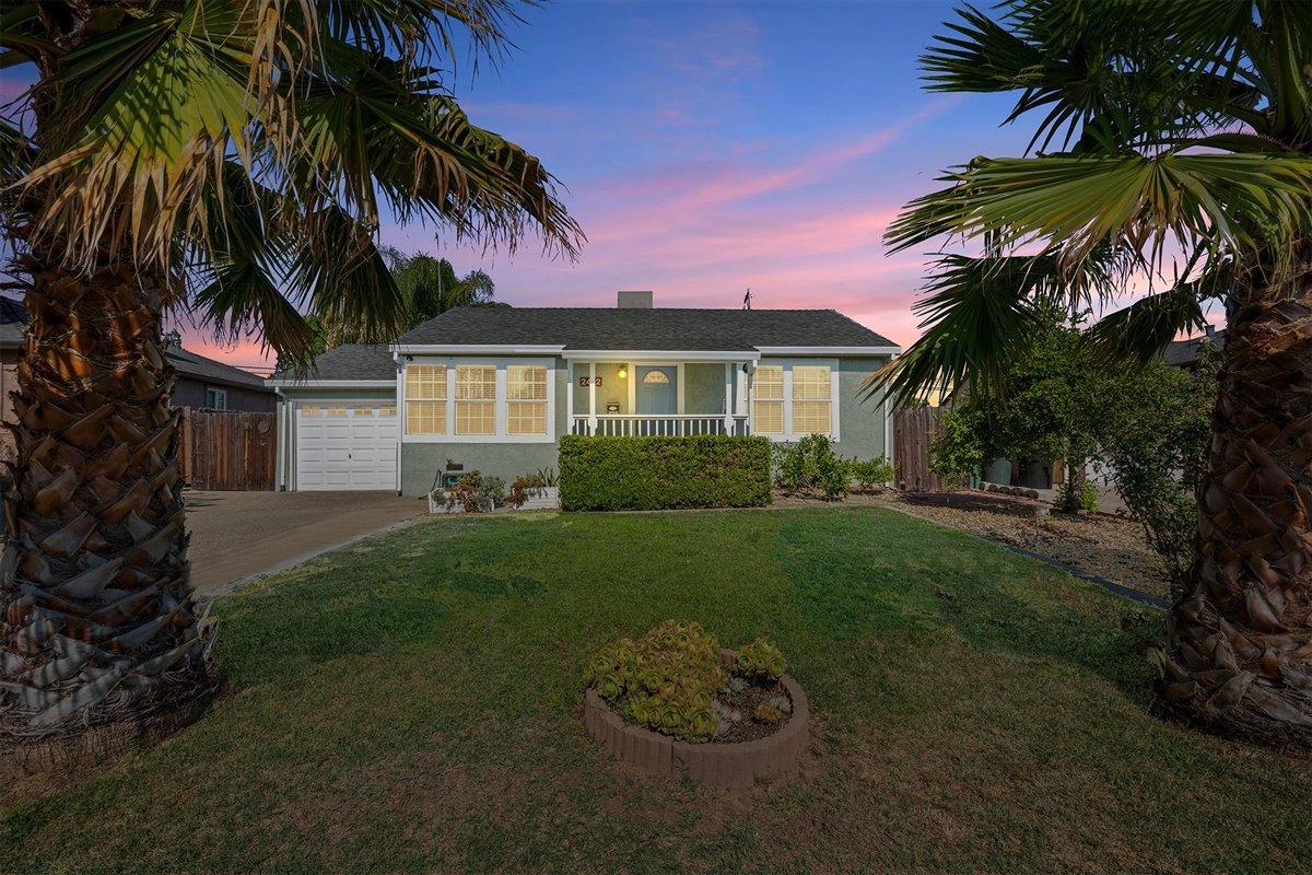 Photo of 2412 Cathay Wy in Sacramento, CA