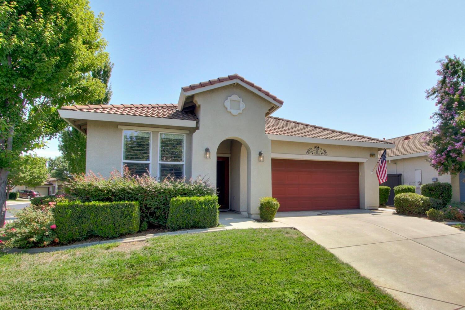 Photo of 5942 Wheatsheaf Ln in Sacramento, CA