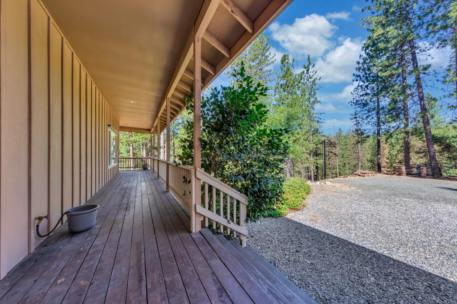 Detail Gallery Image 8 of 45 For 26649 Old Loggers Ln, Colfax,  CA 95713 - 3 Beds | 2/1 Baths