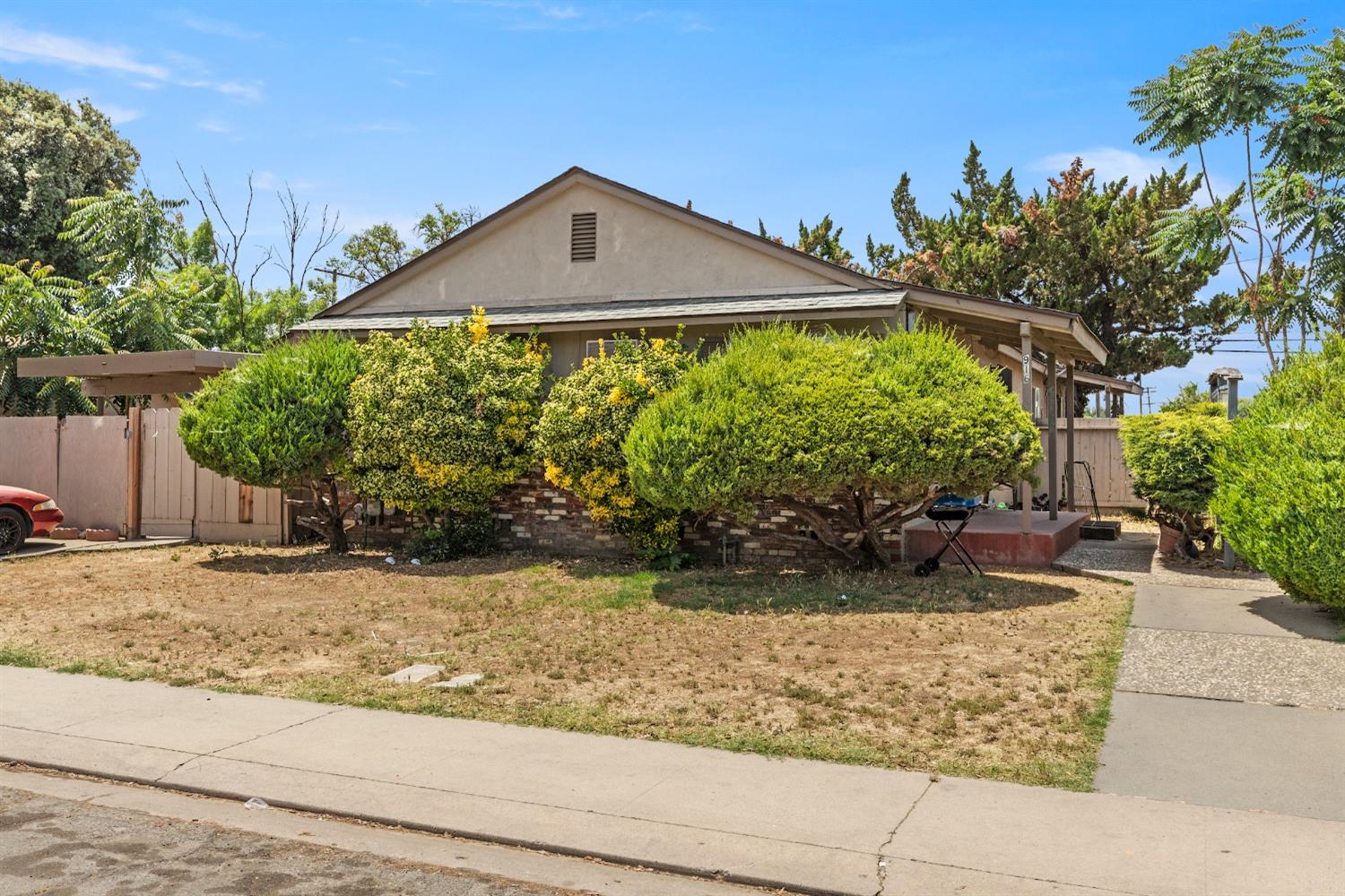 Detail Gallery Image 1 of 1 For 916 Middlecoff Ave, Modesto,  CA 95351 - – Beds | – Baths