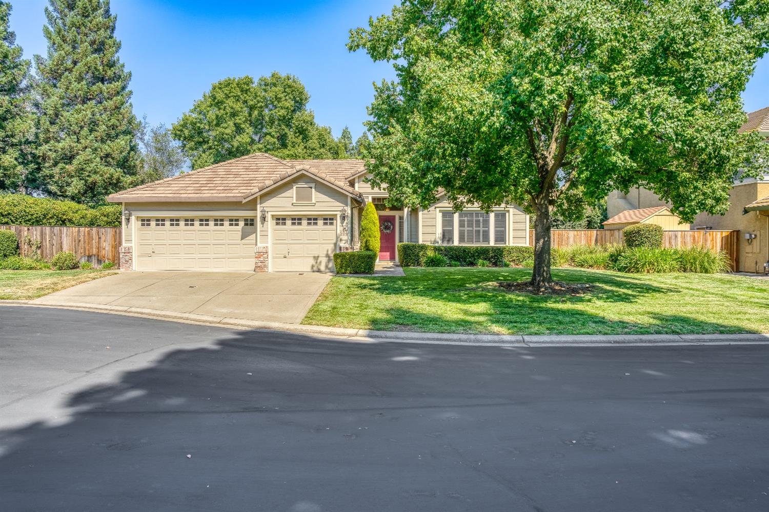 Detail Gallery Image 1 of 1 For 504 Danielle Ct, Roseville,  CA 95747 - 3 Beds | 2 Baths