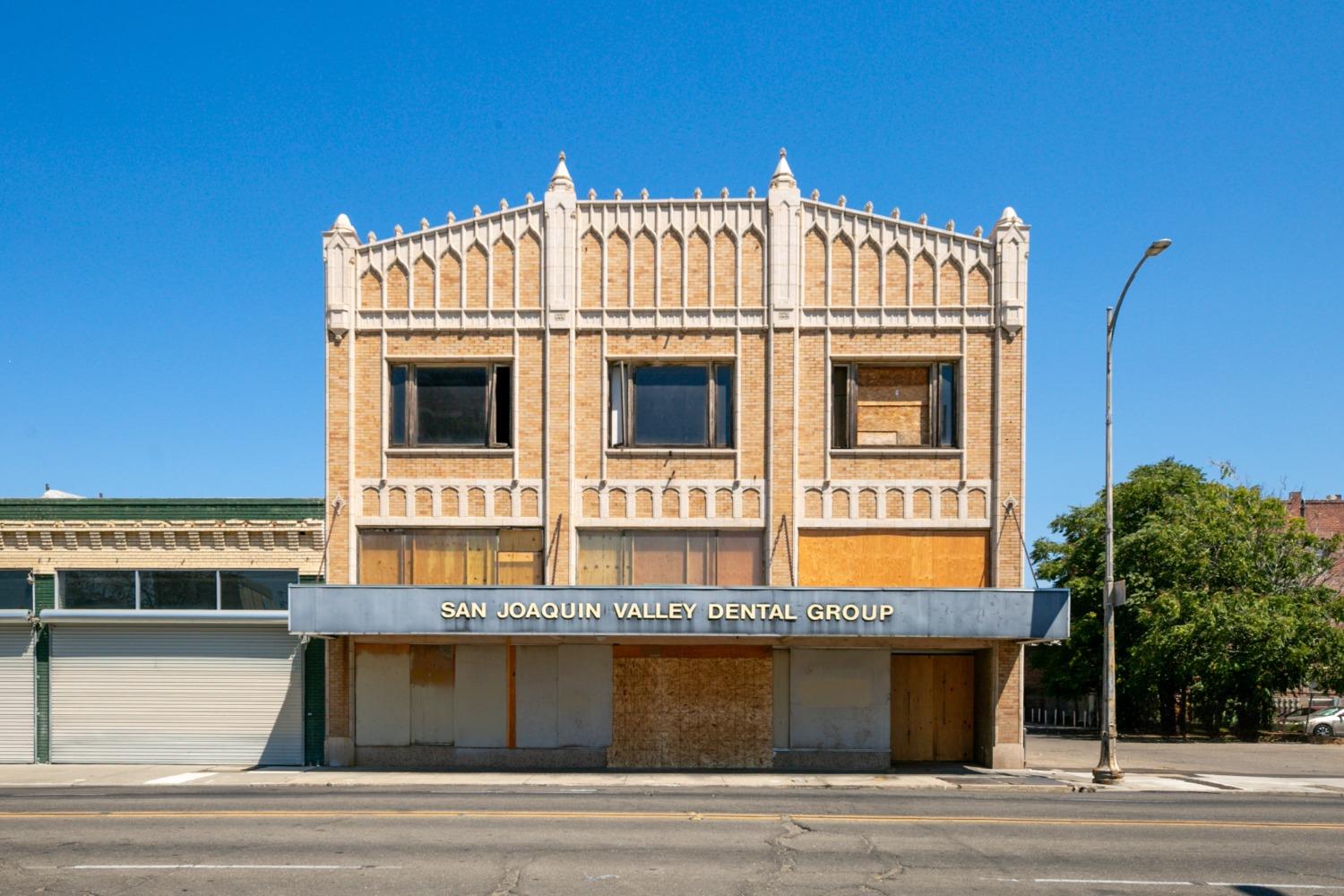 Photo of 230 N California St in Stockton, CA