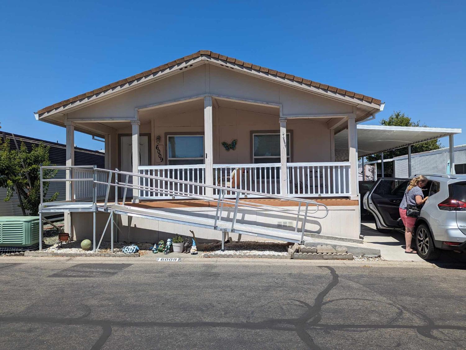 Photo of 6009 Pintail Ln in Citrus Heights, CA