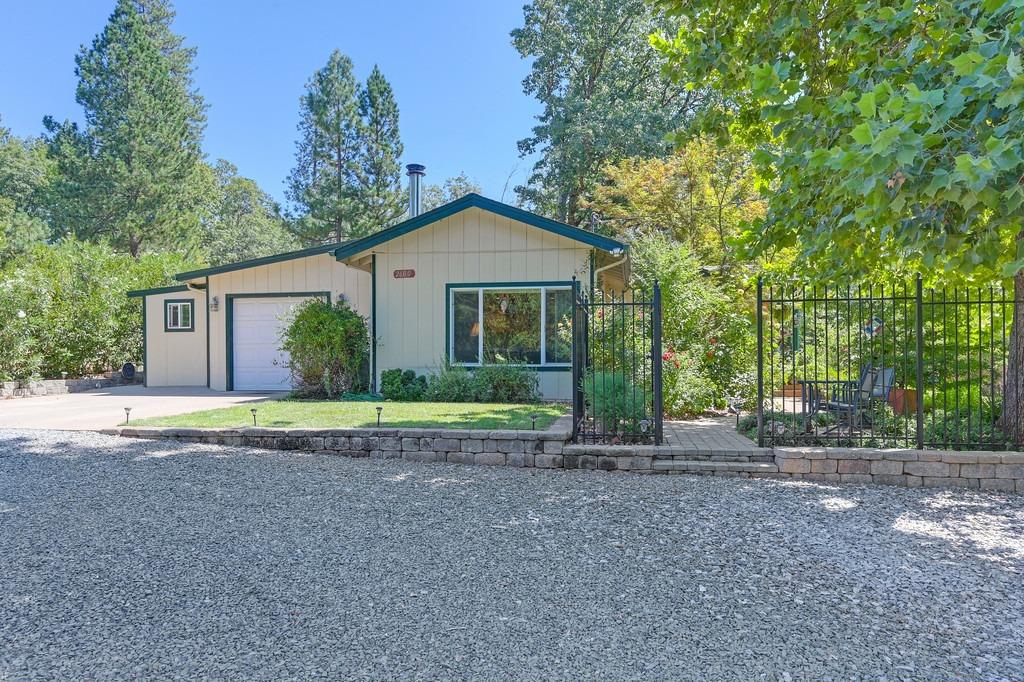 Photo of 2600 Sunrise Dr in Meadow Vista, CA