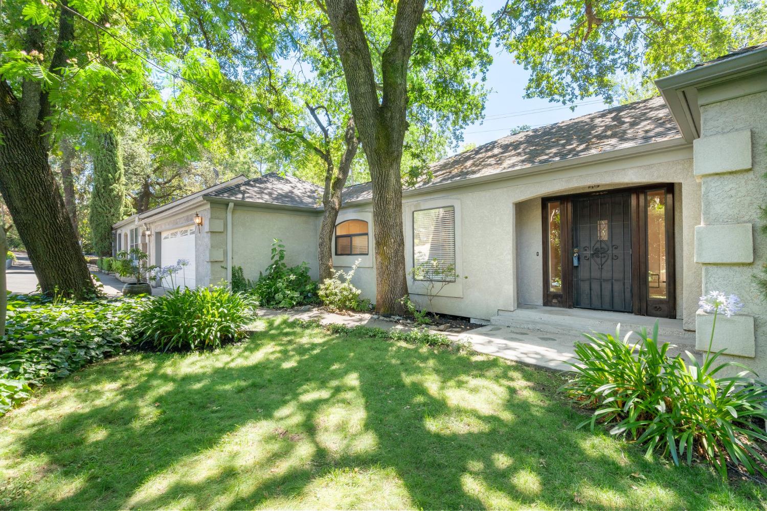 Photo of 1040-1042 Auburn Ravine Rd in Auburn, CA
