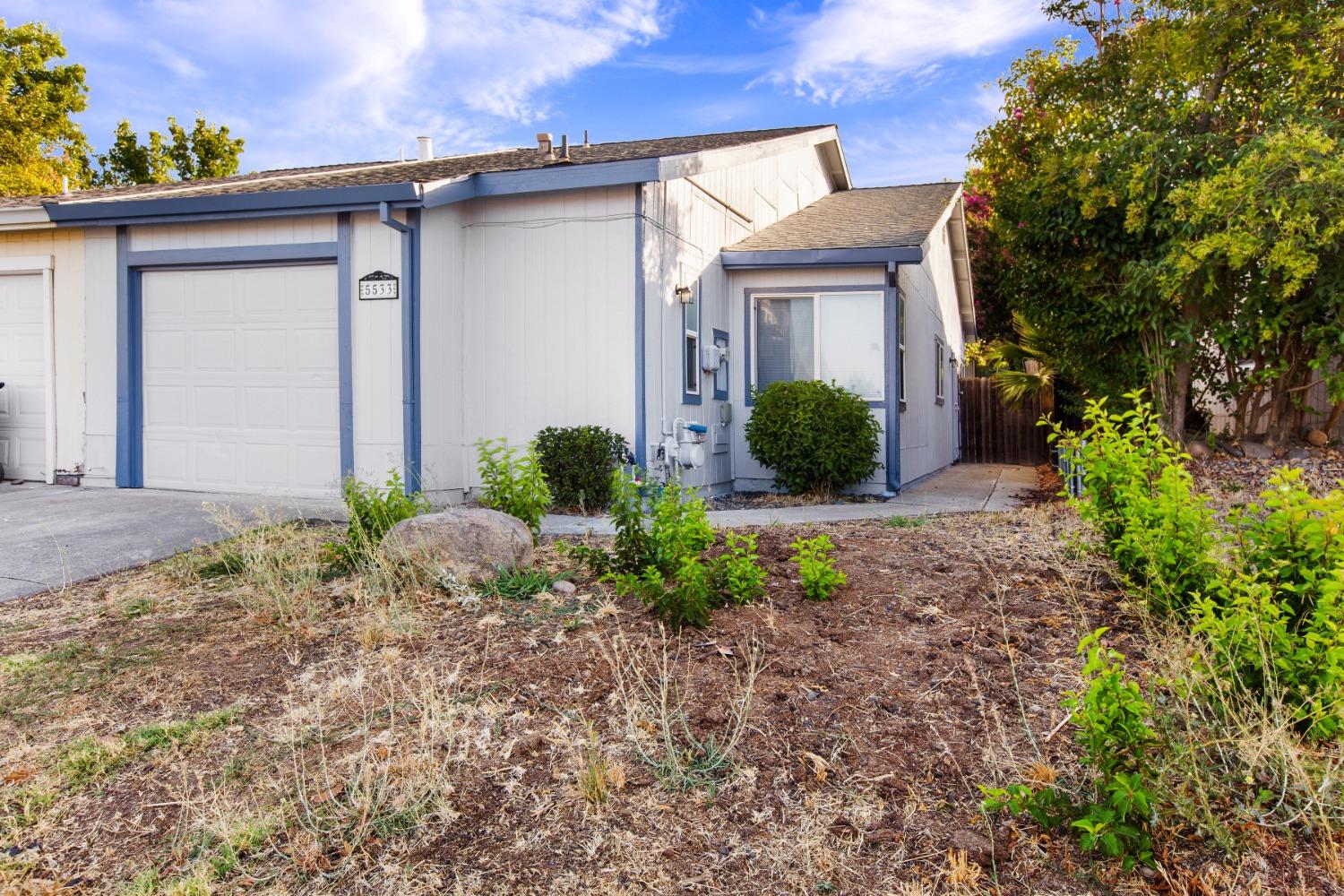 Detail Gallery Image 1 of 1 For 5533 Tupelo Dr, Sacramento,  CA 95842 - 2 Beds | 2 Baths