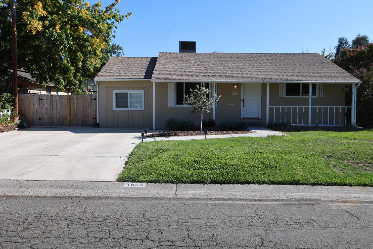 Photo of 4600 Ravenwood Ave in Sacramento, CA