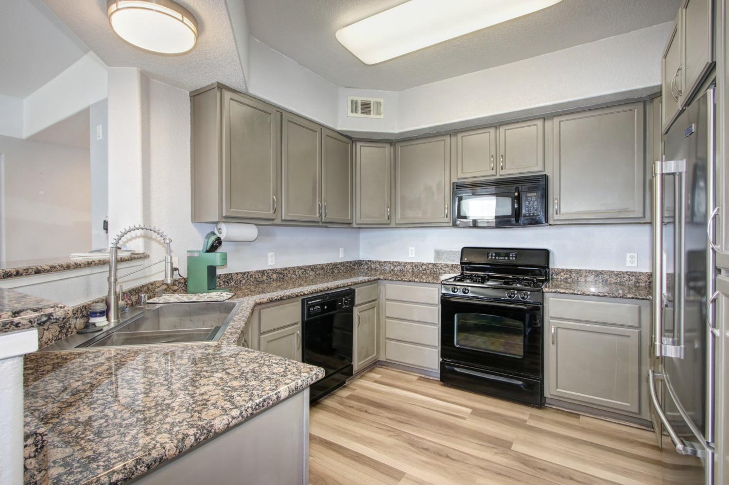 Photo #13: 223081180 Listing: Photo #13