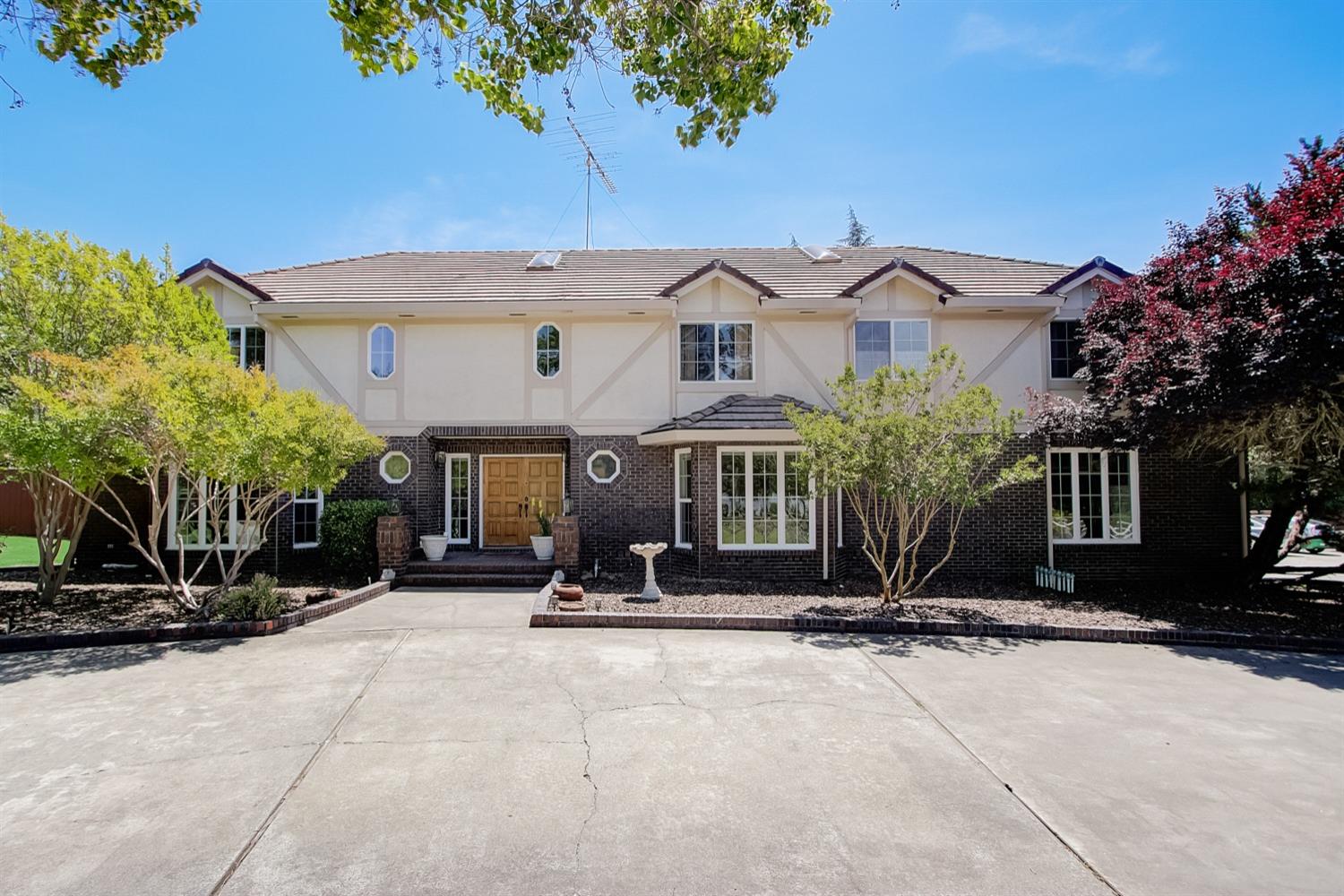Photo of 7919 Indian Creek Dr in Orangevale, CA