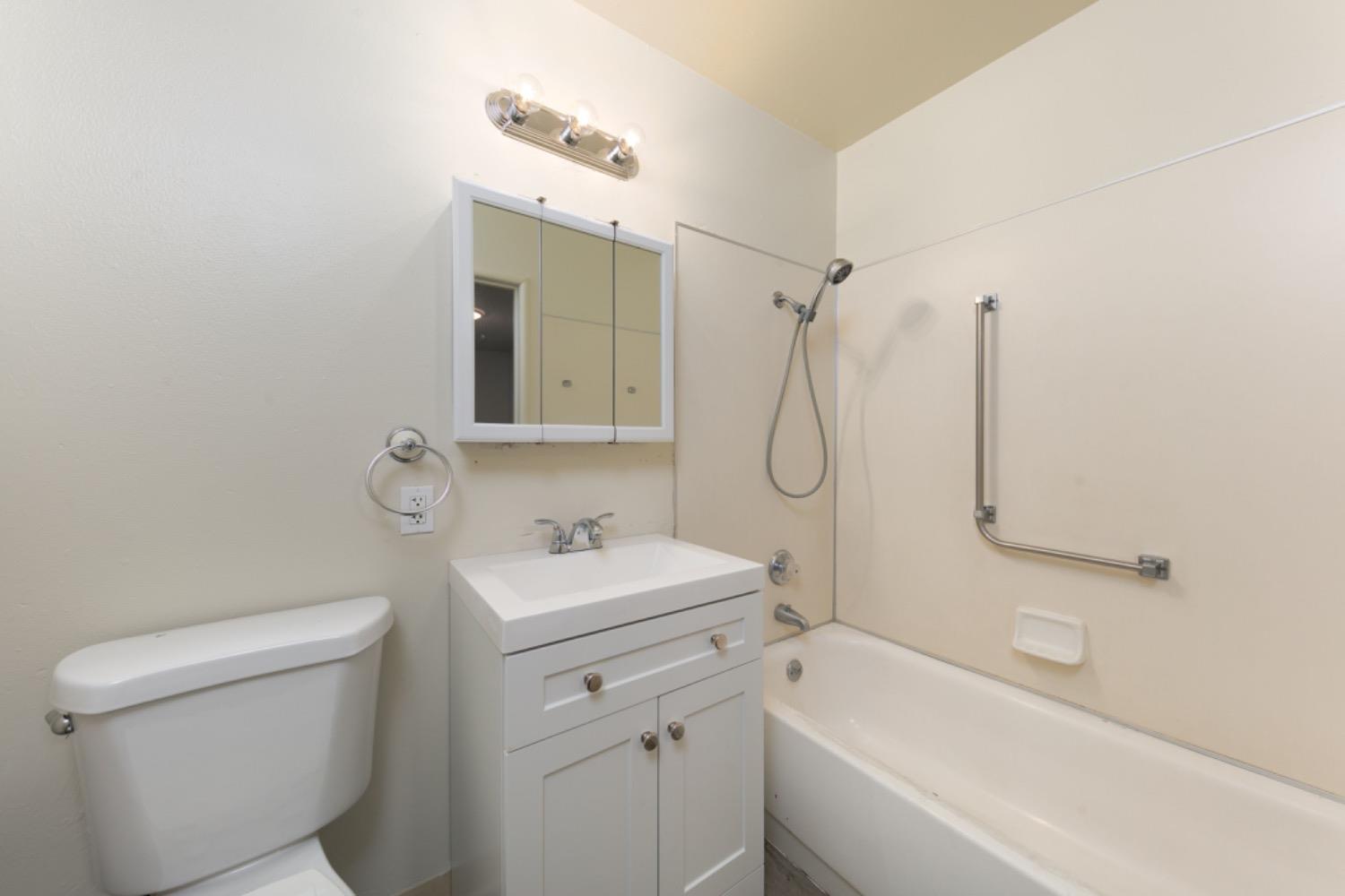 Photo #9: 223083282 Listing 