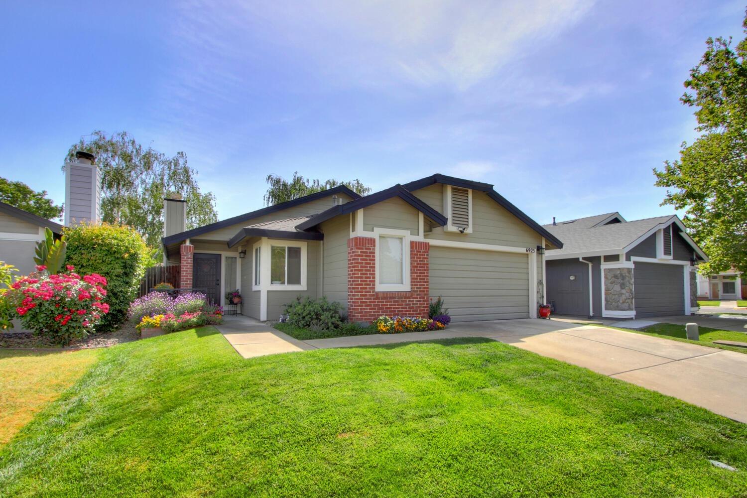 Photo of 6925 Risata Wy in Elk Grove, CA