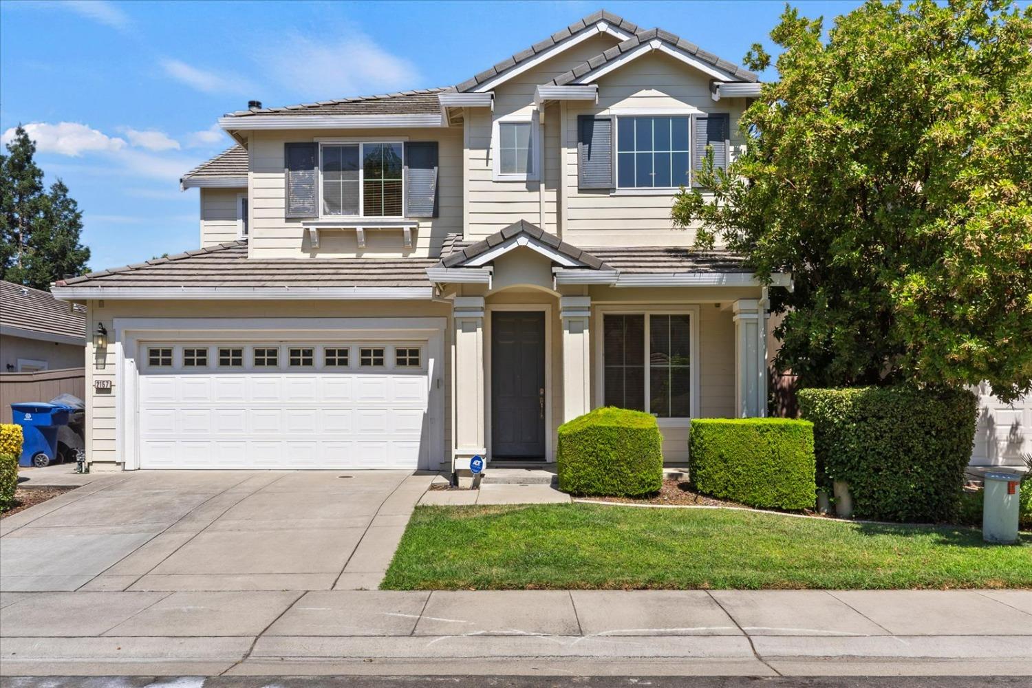 North Natomas beauty. Pride in ownership, very well maintained 5 bedroom 3 bath home. Fresh paint, n