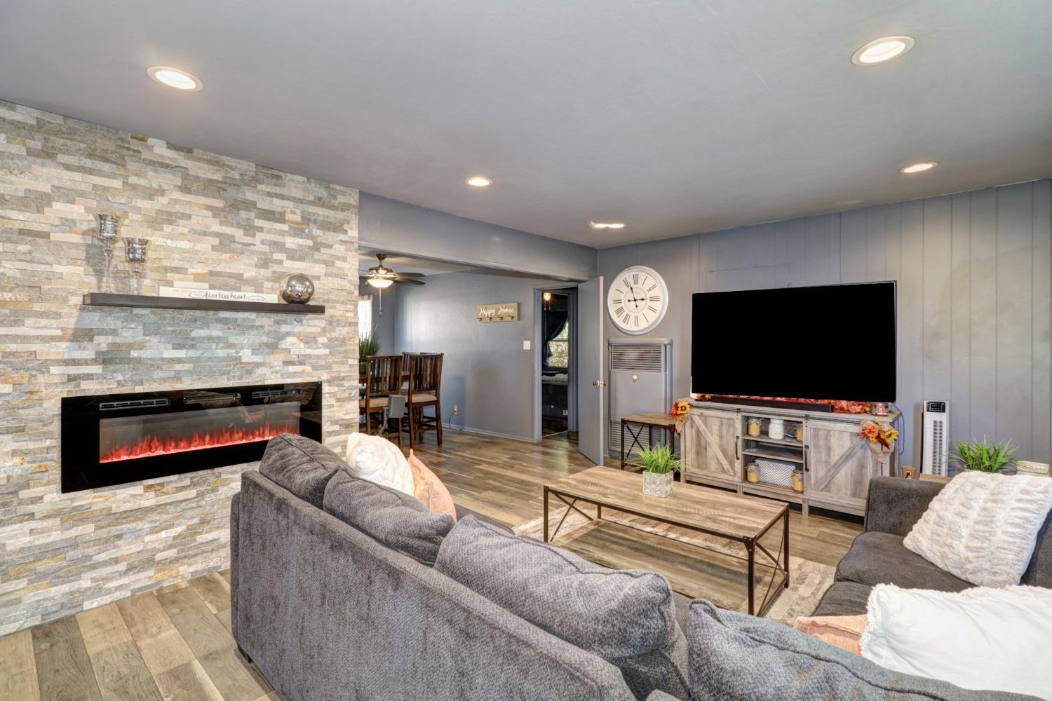 Photo of 6316 Watt Ave in North Highlands, CA