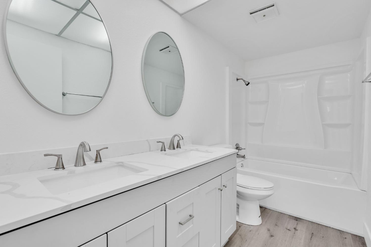 Photo #17: 223083886 Listing: Photo #17