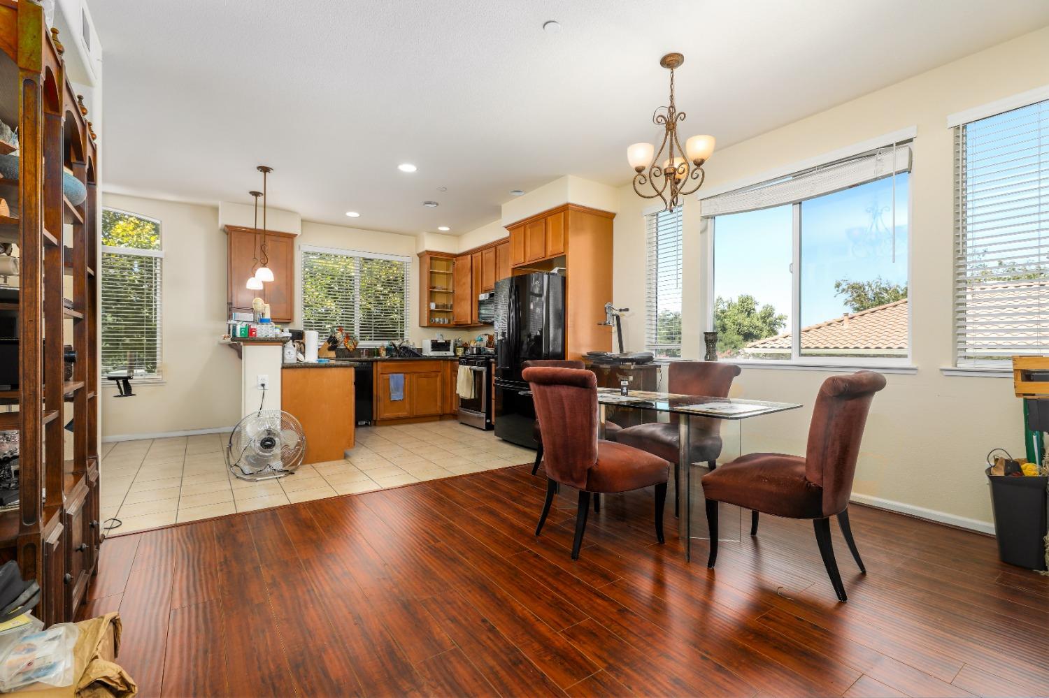 Photo #8: 223083753 Listing 