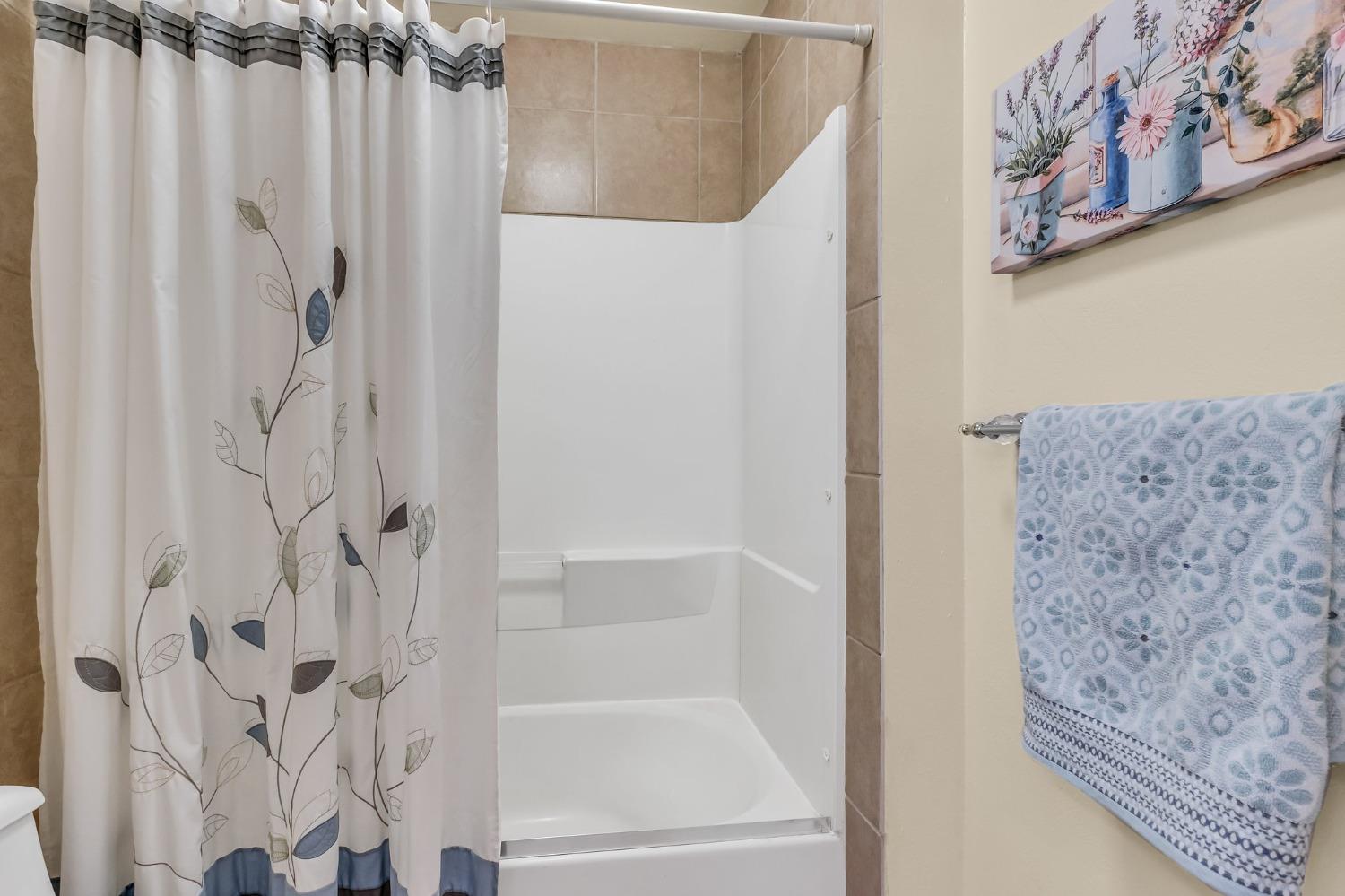 Photo #18: 223072605 Listing: Photo #18