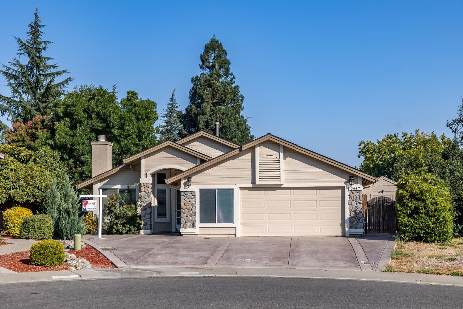 Photo of 3447 Loneridge Ct in Antelope, CA
