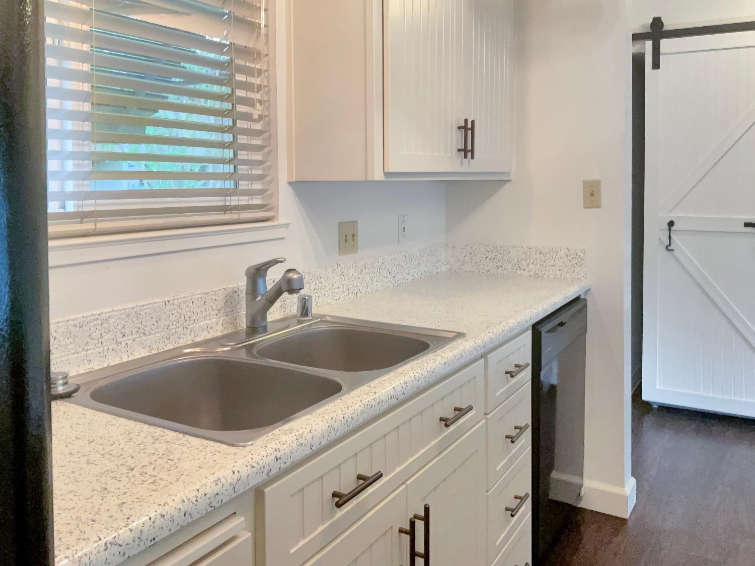 Photo #12: 223083980 Listing 