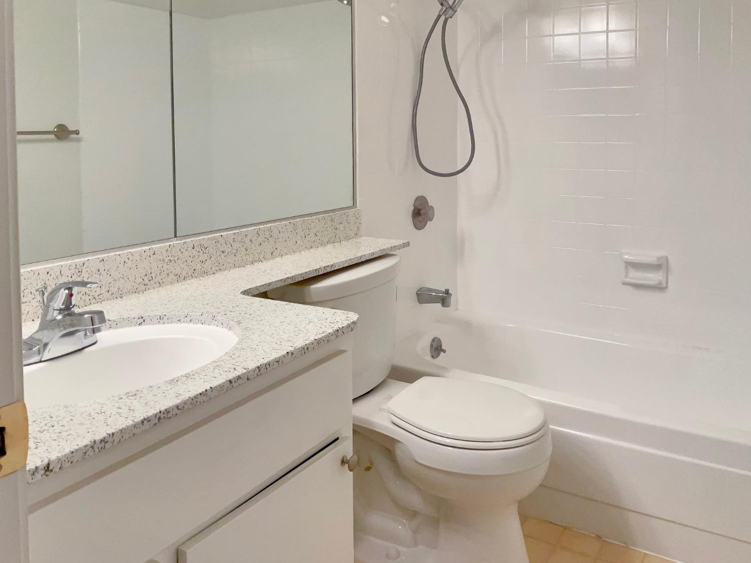 Photo #17: 223083980 Listing: Photo #17