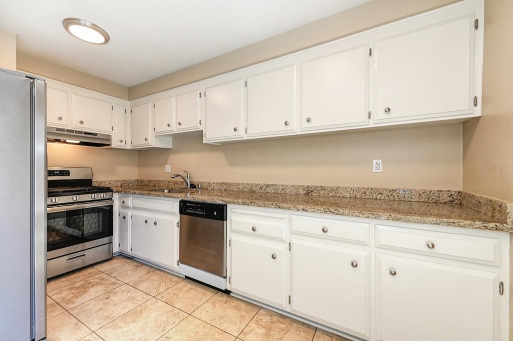 Photo #16: 223066143 Listing: Photo #16