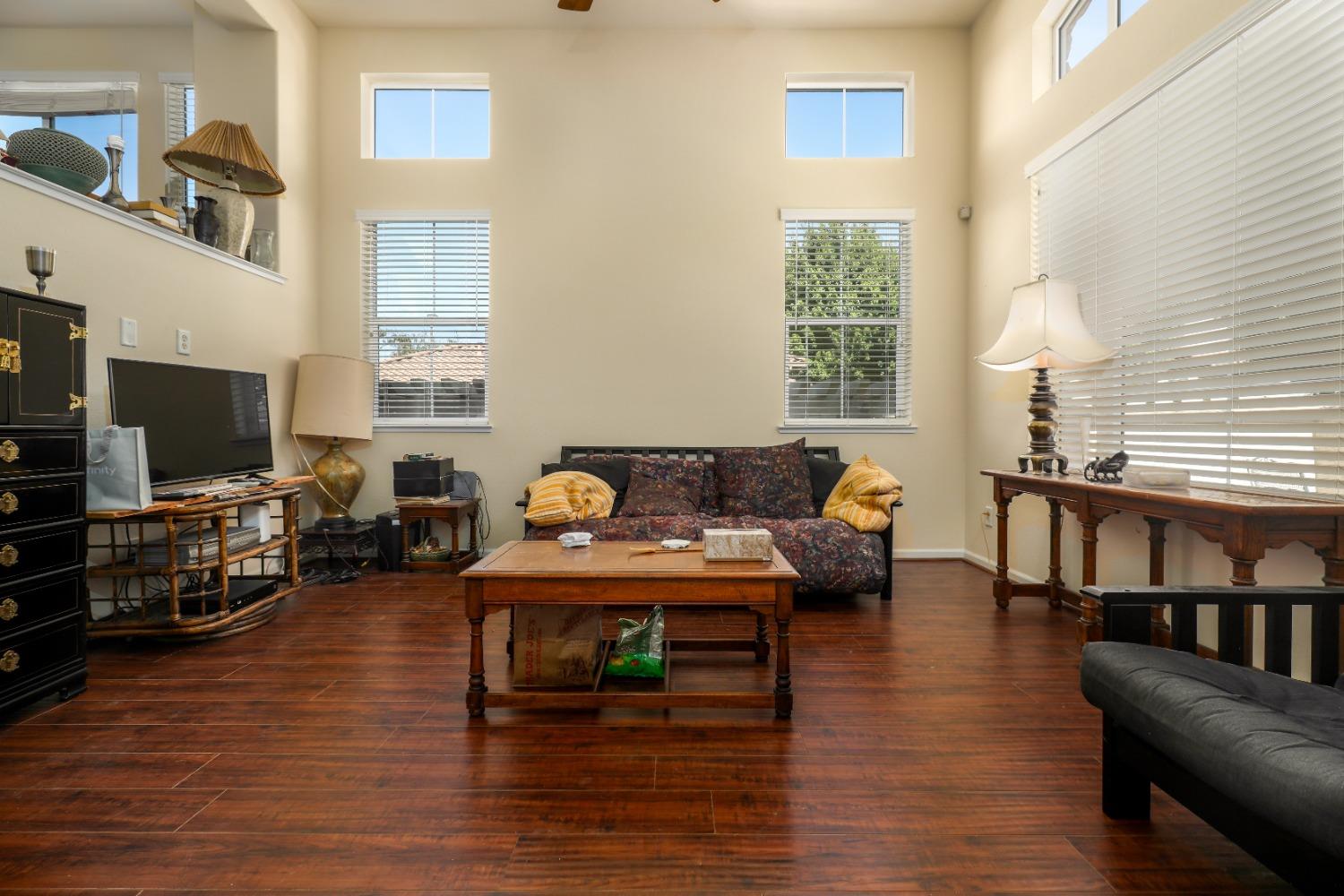 Photo #7: 223083753 Listing 