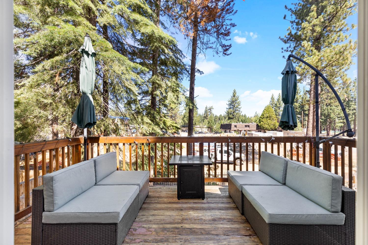 Detail Gallery Image 5 of 24 For 1905 Delta St, South Lake Tahoe,  CA 96150 - 3 Beds | 2 Baths