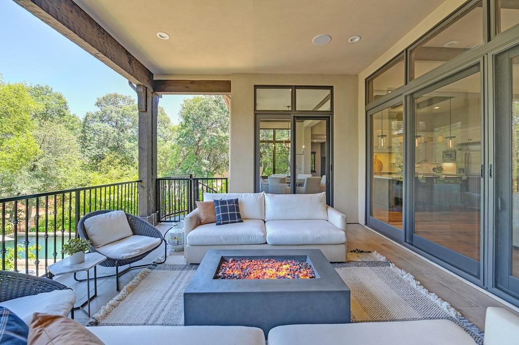 Mondrian Court, El Dorado Hills, California image 40