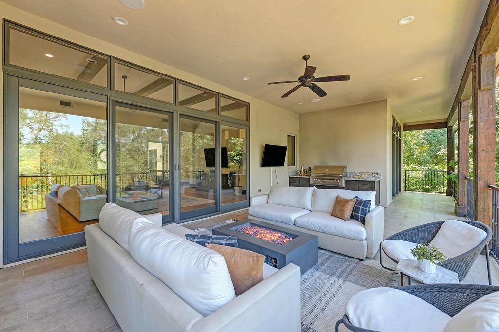 Mondrian Court, El Dorado Hills, California image 38