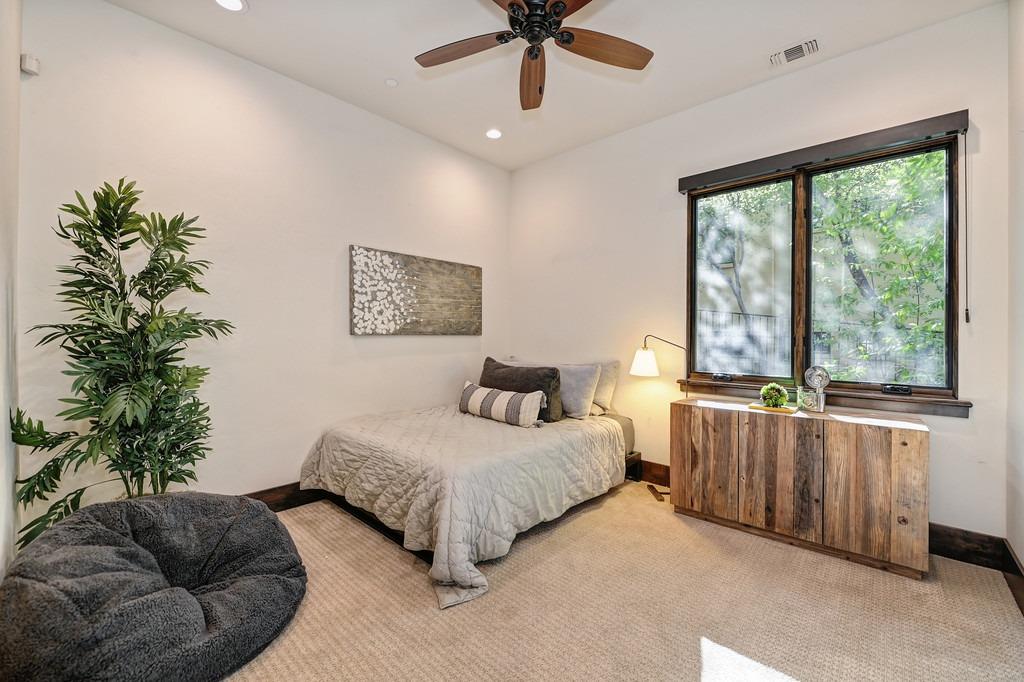 Mondrian Court, El Dorado Hills, California image 35