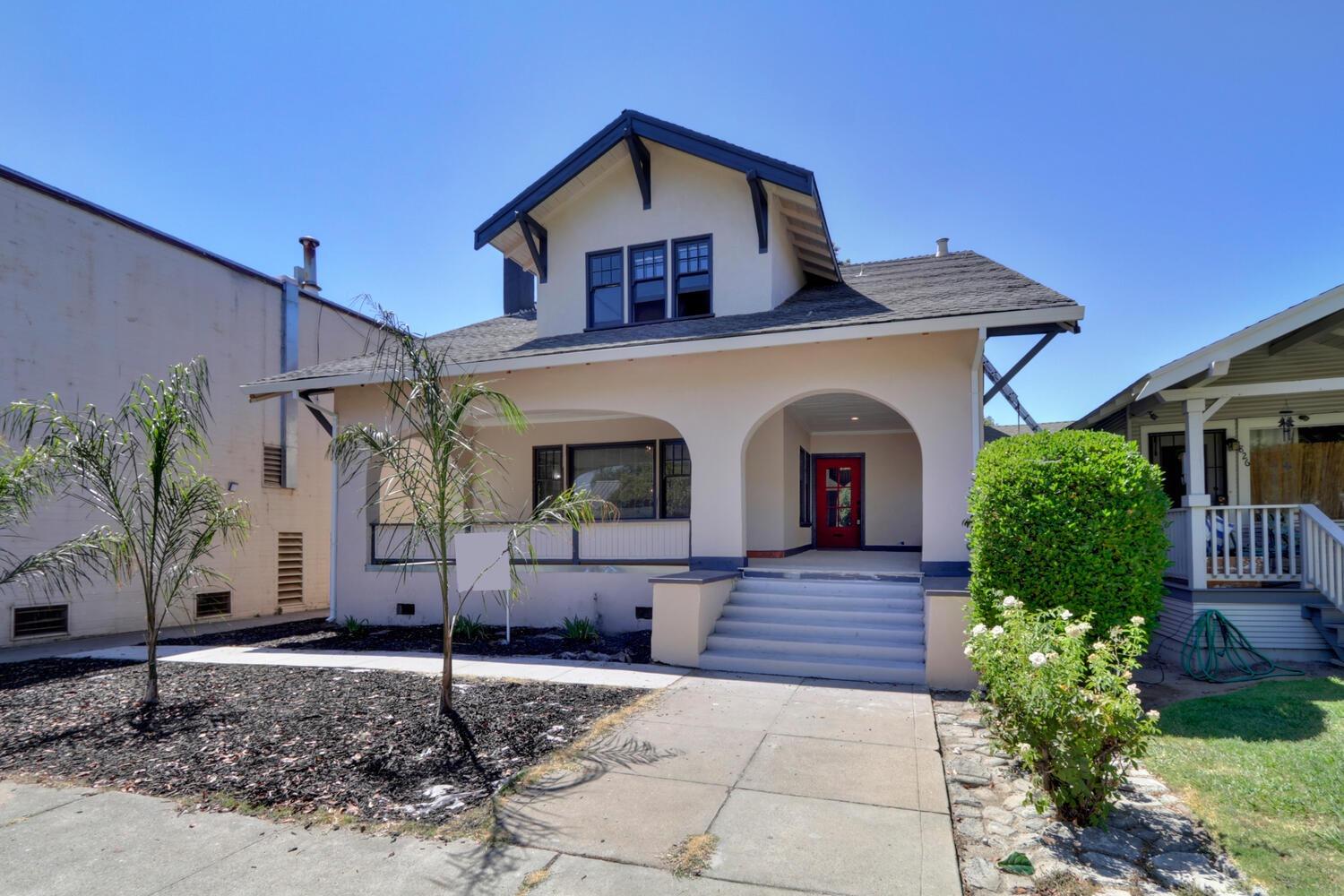 Photo of 818 D St in Marysville, CA