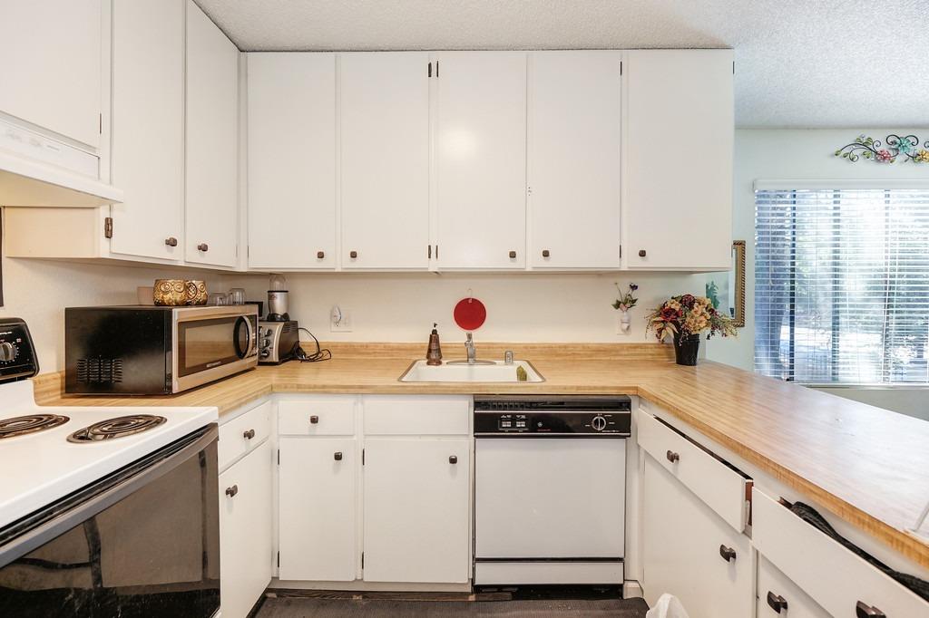 Photo #12: 223085129 Listing 