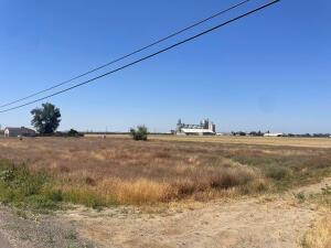 10th, Hanford, California image 3