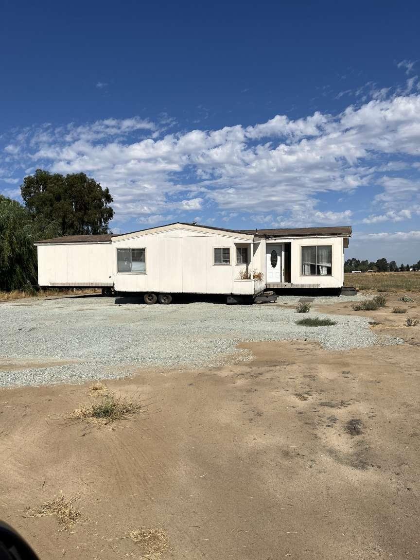 Photo of 11705 Simmerhorn Rd in Galt, CA