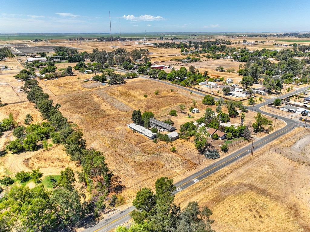 Detail Gallery Image 4 of 27 For 7550 W 2nd St, Rio Linda,  CA 95673 - 2 Beds | 1 Baths