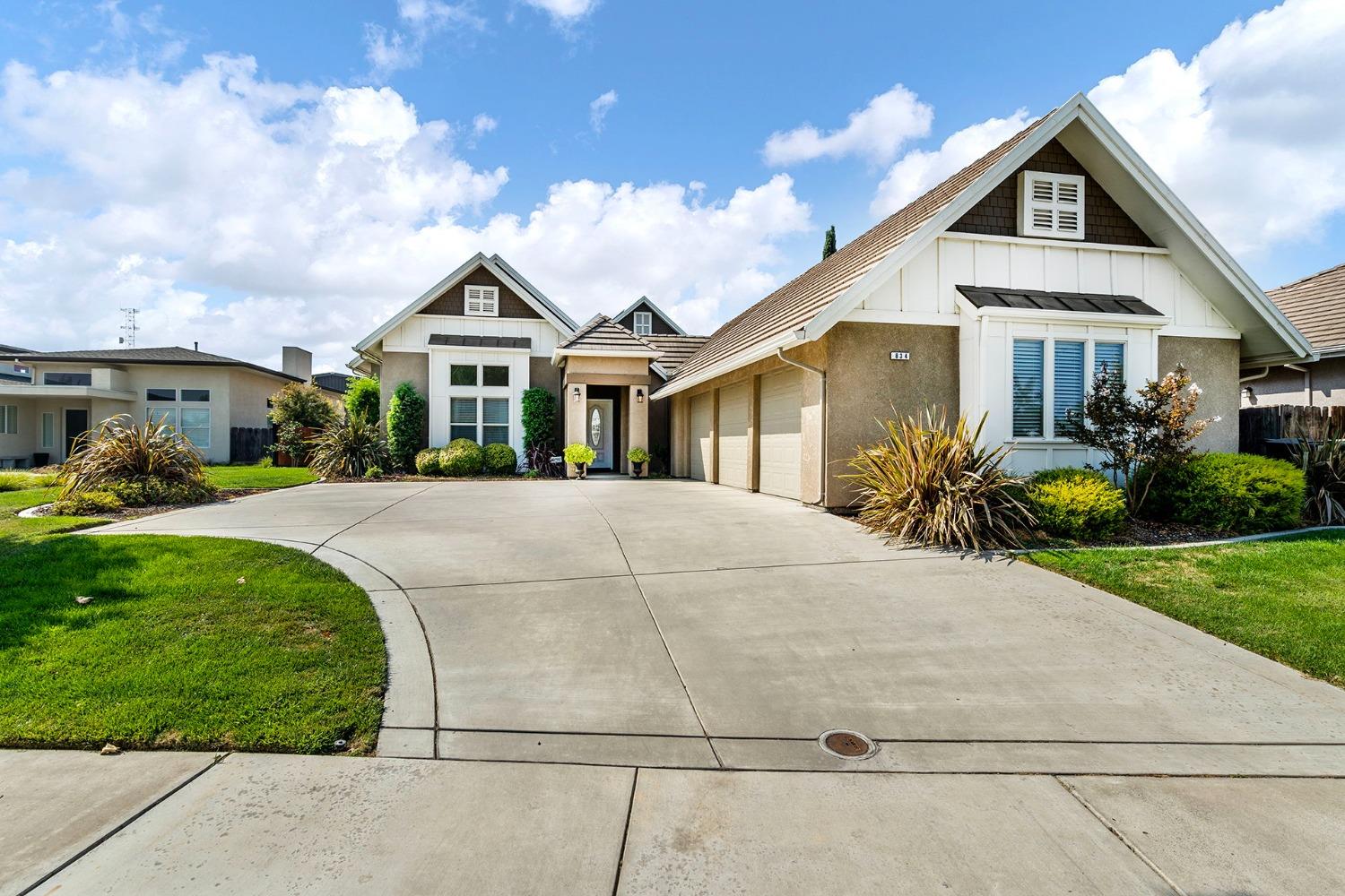 Photo of 834 7th St in Ripon, CA