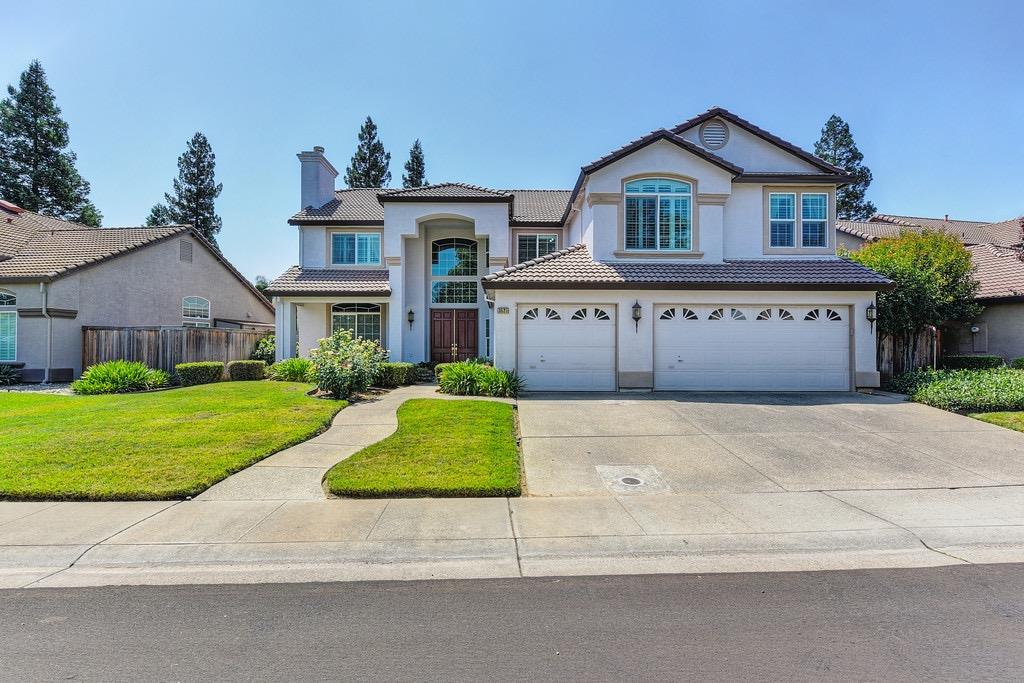 Photo of 3526 Lake Terrace Dr in Elk Grove, CA