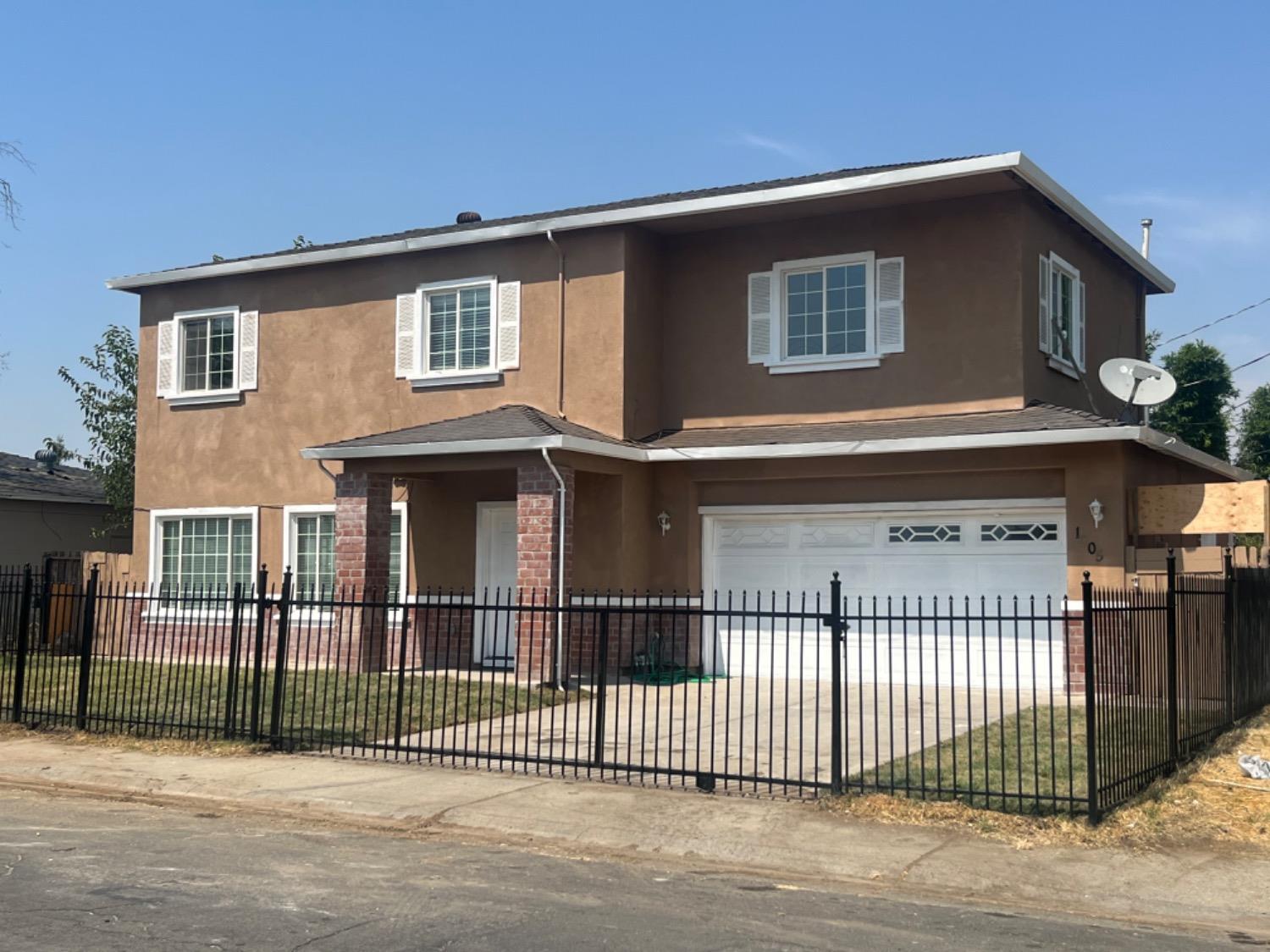 Photo of 1005-1005 Roanoke Ave in Sacramento, CA