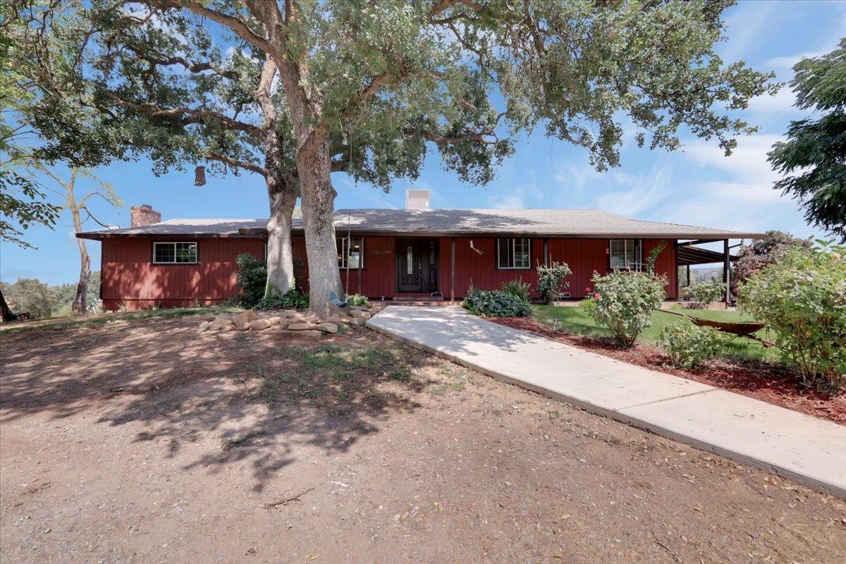 Photo of 430 Hidden Acres Ln in Newcastle, CA