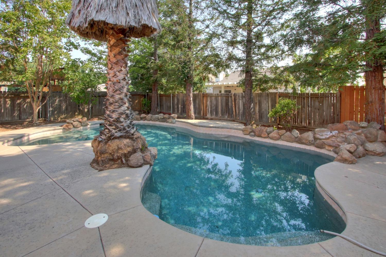 Photo of 8471 Winterberry Dr in Elk Grove, CA