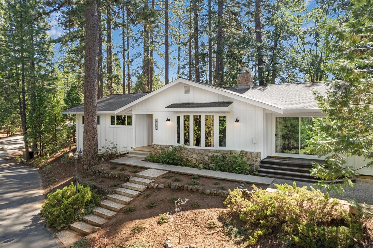 Photo of 2461 Stephanie Dr in Arnold, CA
