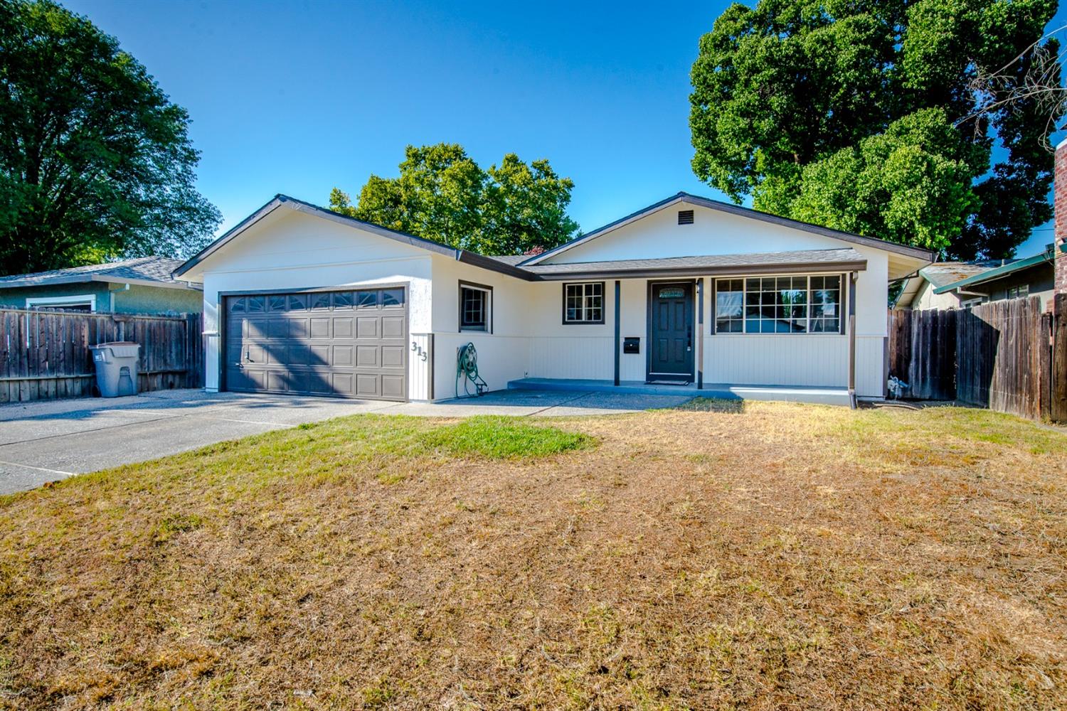 Photo of 313 Peach Pl in Winters, CA