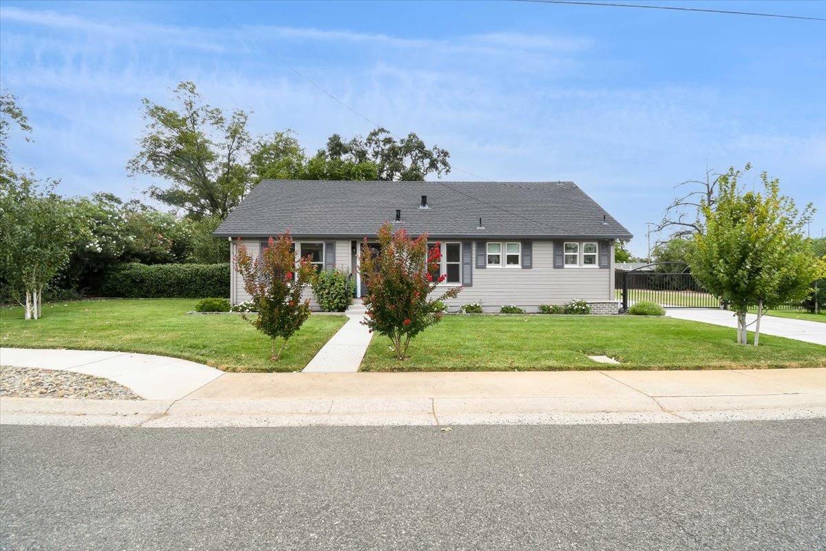 Photo of 609 2nd St in Wheatland, CA
