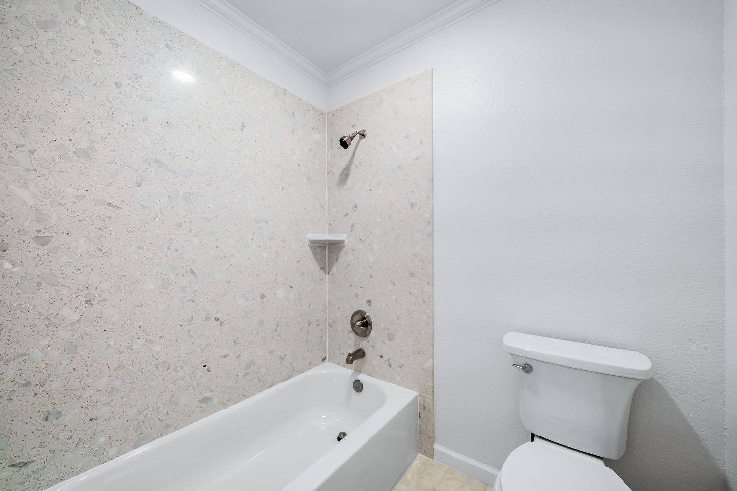 Photo #25: 223084511 Listing: Photo #25