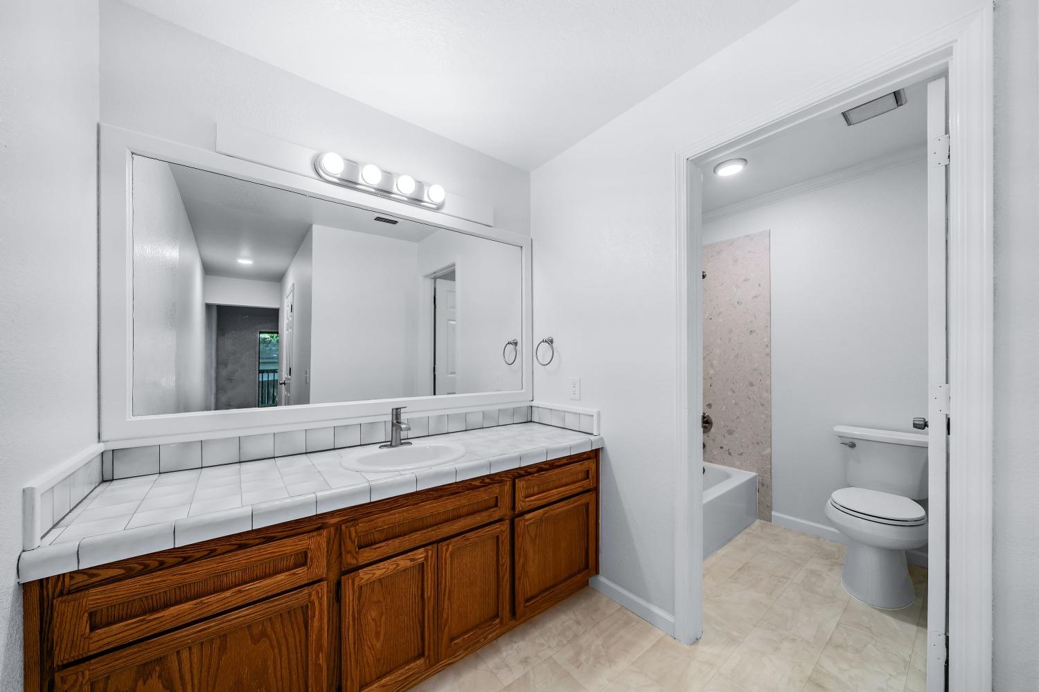 Photo #19: 223084511 Listing: Photo #19