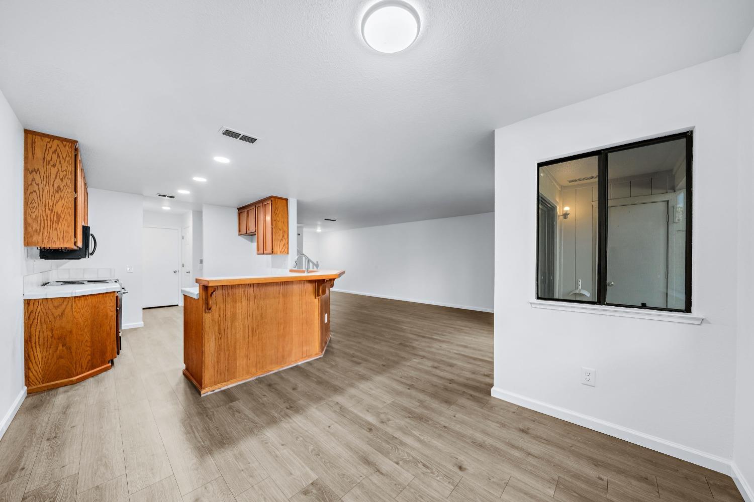 Photo #15: 223084511 Listing: Photo #15