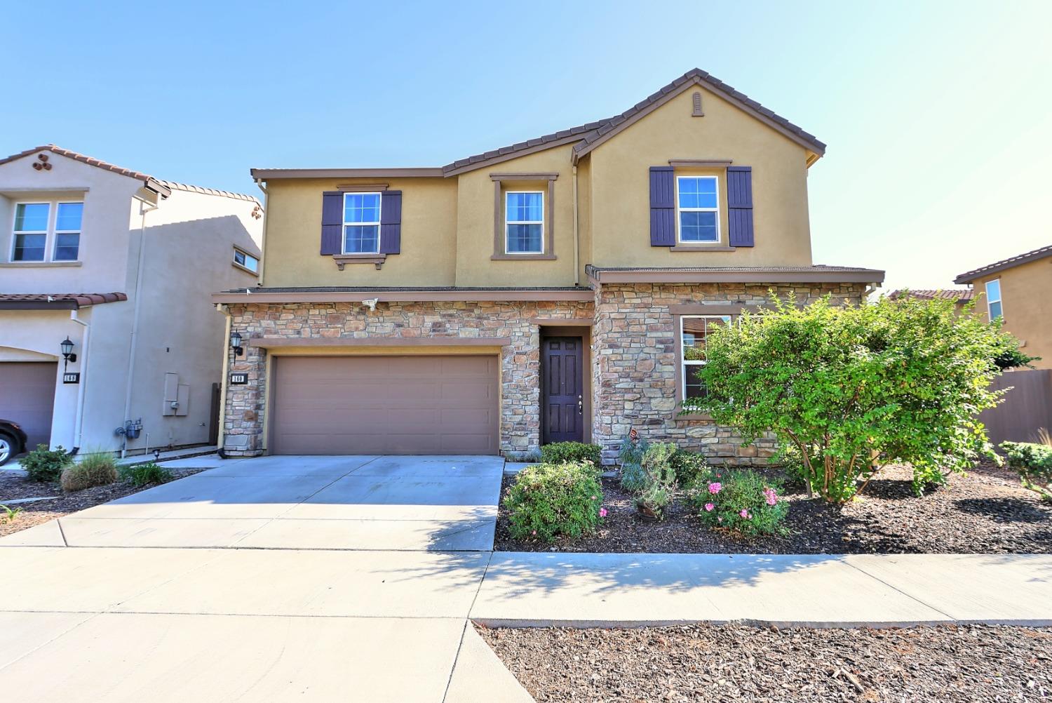Photo of 160 Julia Island Cir in Sacramento, CA