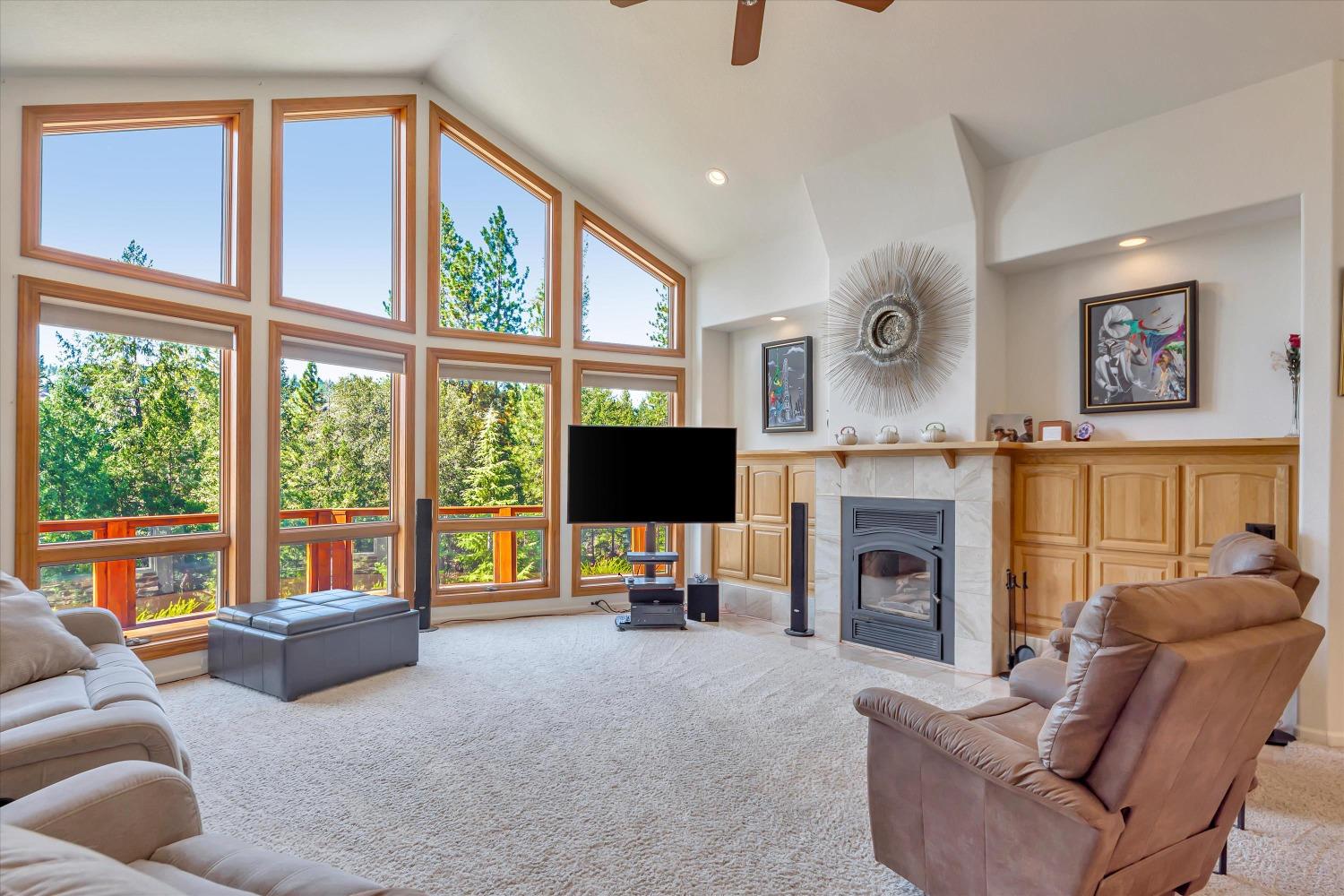 Photo of 4290 Puerta Del Sol in Camino, CA