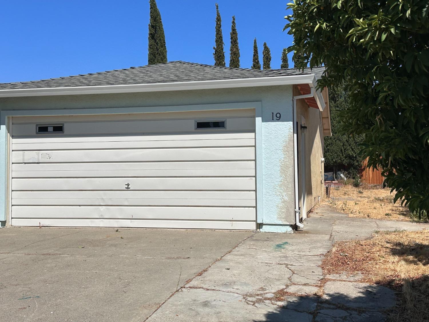 Photo of 19 Monaghan Cir in Sacramento, CA