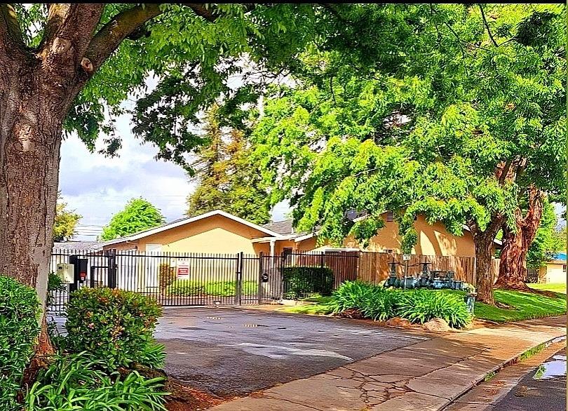 Photo of 4000 Fara Biundo Dr #16 in Modesto, CA